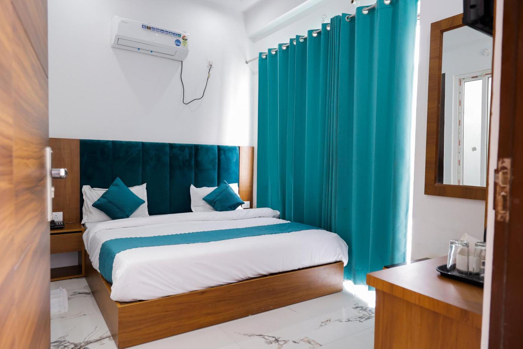 Hotel Parth Inn Rishīkesh Екстериор снимка