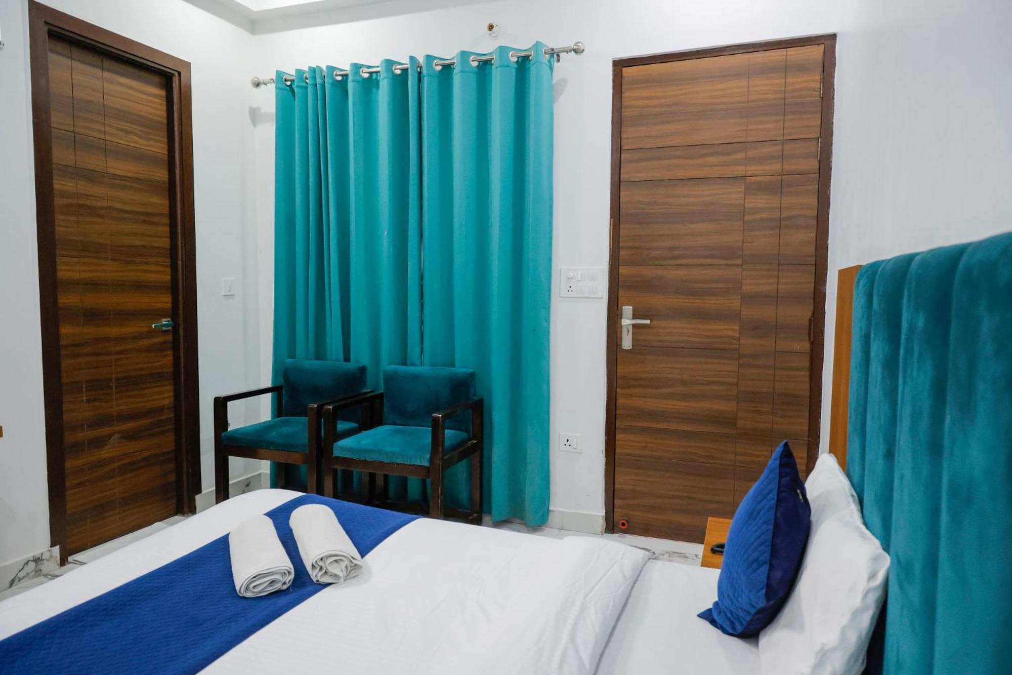 Hotel Parth Inn Rishīkesh Екстериор снимка