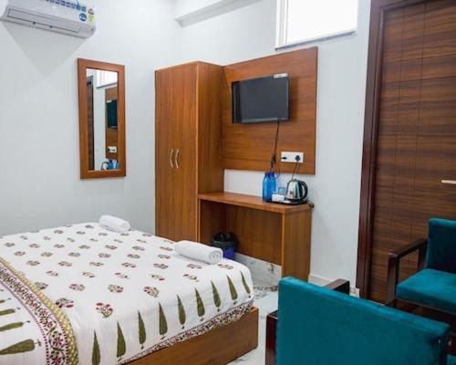 Hotel Parth Inn Rishīkesh Екстериор снимка